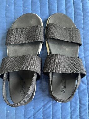 Keen Womens Black Dual-Strap Sandals